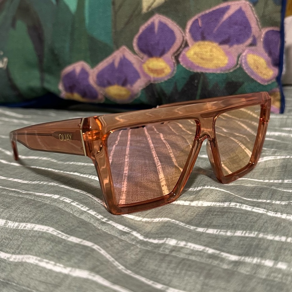 Quay x Love Island Baseline